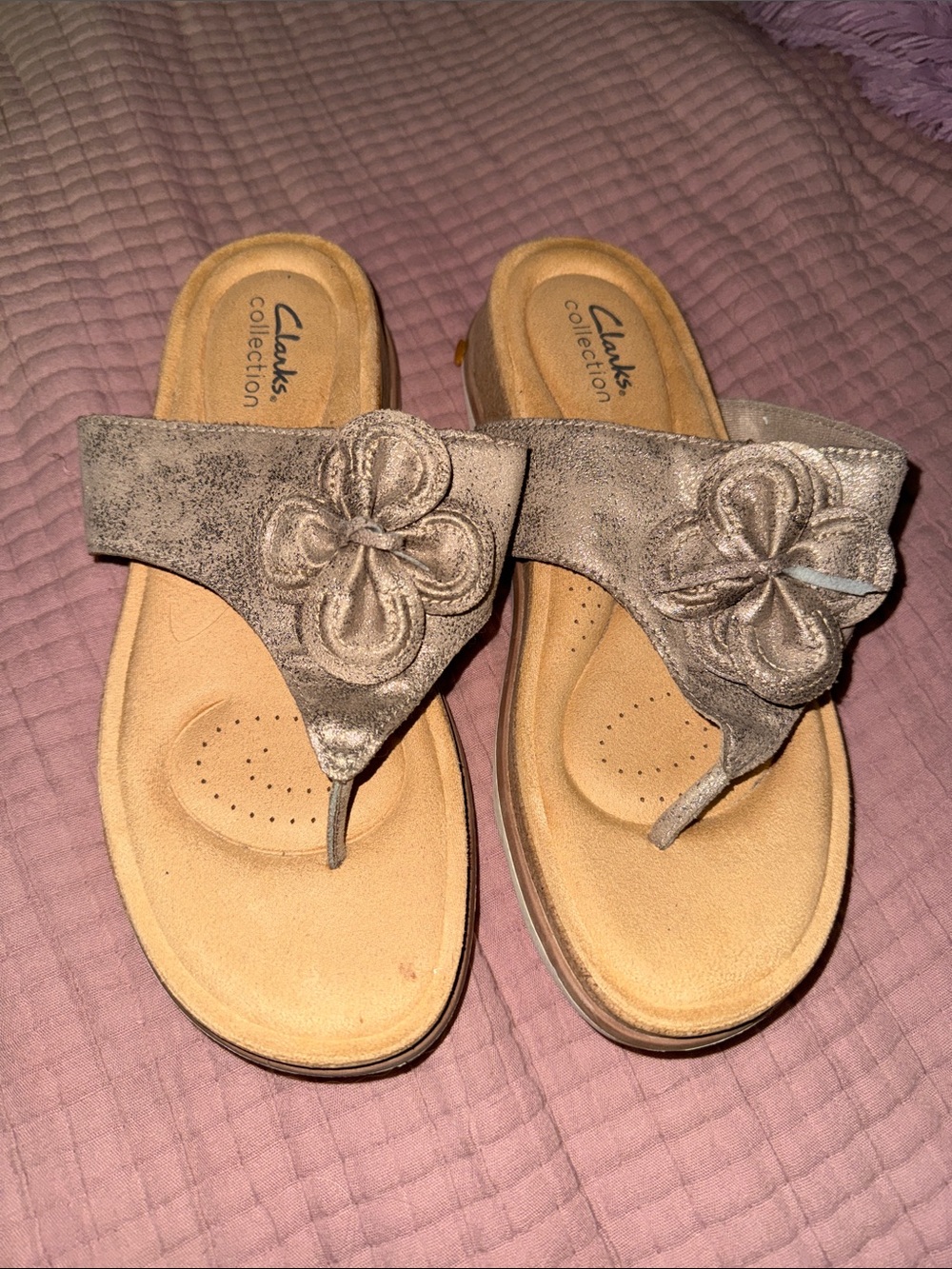 Clarks Metallic Gray Floral Thong Sandals